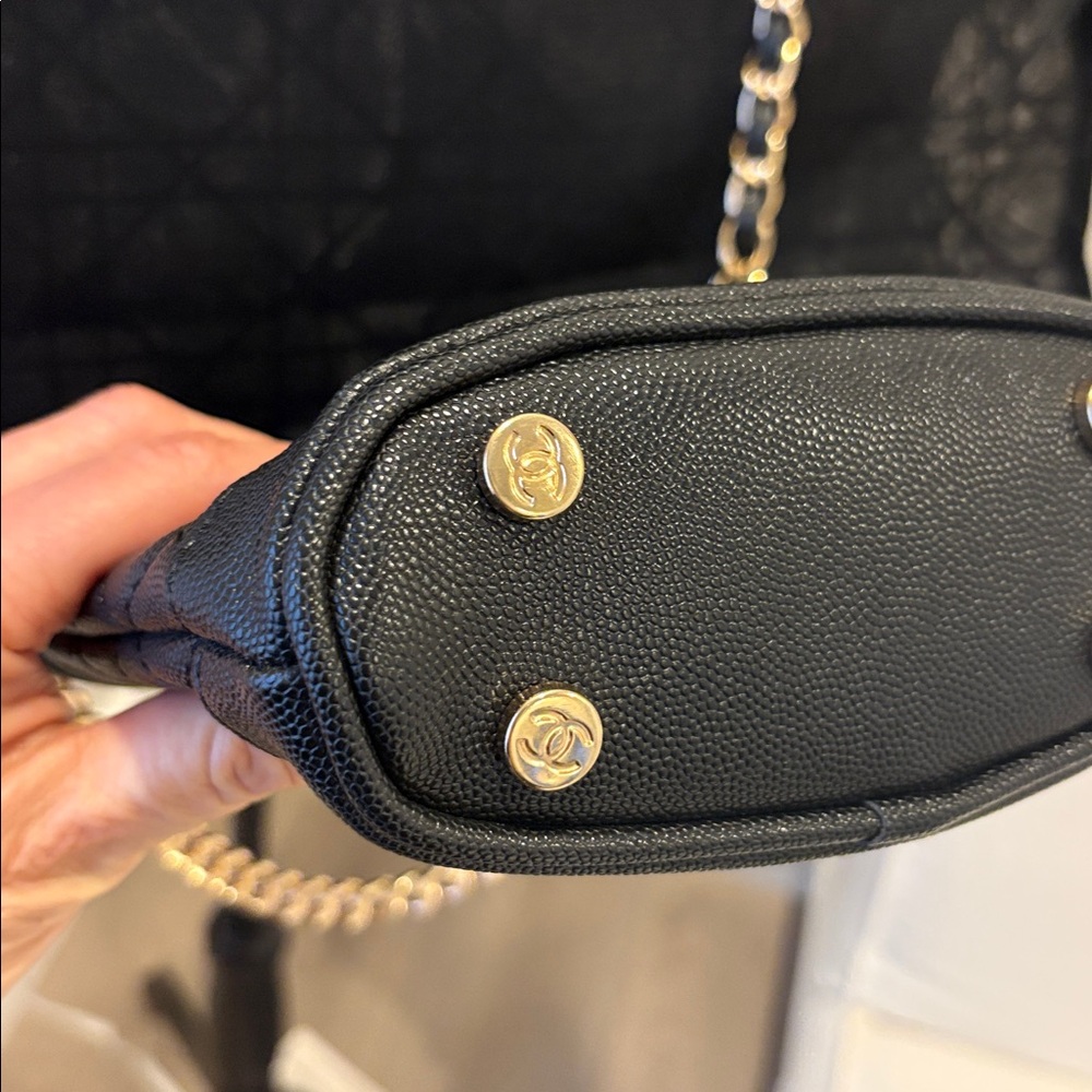 New 💘 CHANEL Beauty Cosmetic Black & Gold Shoulder Bag Vegan Leather Crossbody - Picture 15 of 17